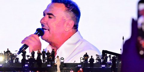Ο Αντώνης Ρέμος στην μεγάλη συναυλία του στη Θεσσαλονίκη - INTIME