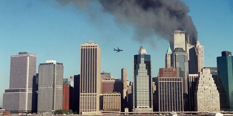 25 χρόνια από την 11η Σεπτεμβρίου: Πού βρίσκονταν και τι έκαναν γνωστοί και διάσημοι όταν έπεφταν οι Δίδυμοι Πύργοι