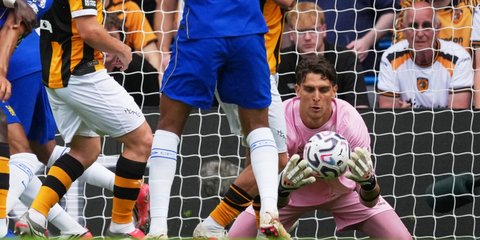 Premier League: Με μυθικό Τζολάκη έμεινε... όρθια και αήττητη στο Λονδίνο η Χαλ -Σπουδαίο «διπλό» η Νότιγχαμ