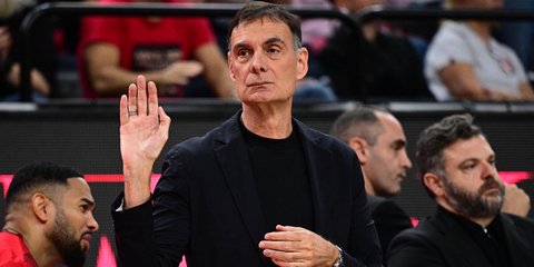 Ο Γιώργος Μπαρτζώκας προπονεί τον Ολυμπιακό