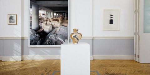 Ο λόρδος Βύρων, ο Martin Parr και η Ακρόπολη των άλλων: Η Συλλογή Ειρήνης Παναγοπούλου ταξιδεύει στο Λονδίνο