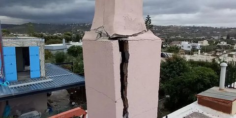 Κεραυνός έσκισε στα δύο καμινάδα στην Κρήτη