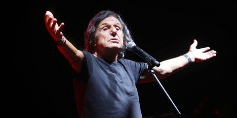Βασίλης Παπακωνσταντίνου