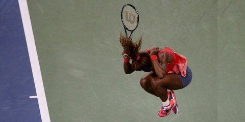 Η νίκη της επί της Βικτόρια Αζαρένκα σφραγίστηκε με ένα άλμα. Αλμα προς τα αστέρια, αφού η Σερίνα Γουίλιαμς μπορεί να τα πιάσει πλέον. Κατακτώντας το US Open, η Αμερικανίδα έφτασε τα 17 Γκραν Σλαμ στην καριέρα της. Μόλις ένα λιγότερο από την Κρις Εβερτ κα