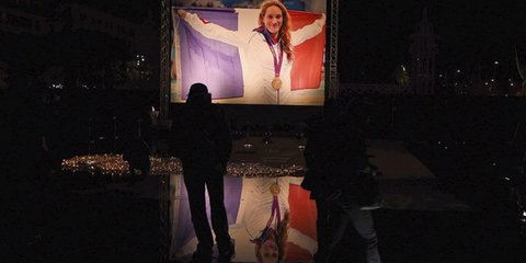 Στη μνήμη της Καμίλ Μουφά