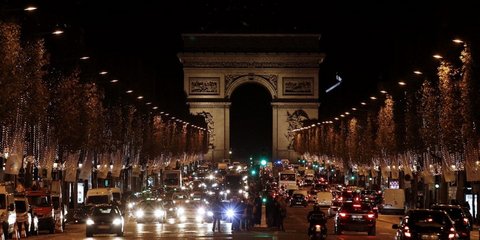 Στο Παρίσι, τα Χριστούγεννα έφτασαν