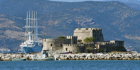 Ιστιοφόρο κρουαζιερόπλοιο στο Ναύπλιο