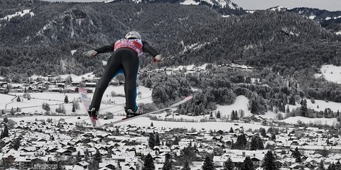 Χιονισμένες πλαγιές, από ψηλά