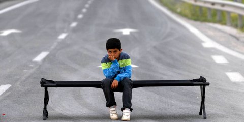 Ενα παιδί, στον δρόμο 