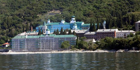 Τα βλέμματα στο Αγιο Ορος