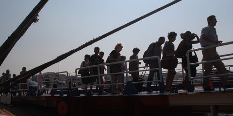 Αδειάζει η Αθήνα