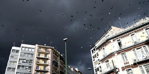 «Φθινοπωρινή» μέρα στην Αθήνα 