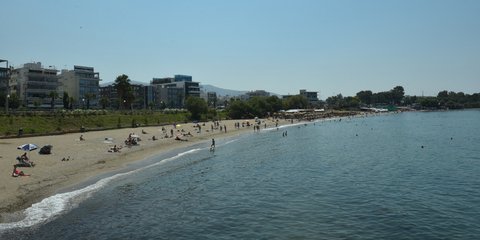 Γέμισαν οι παραλίες