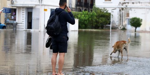 Θεσσσαλονίκη, 2018: Τη βροχή ο βρεγμένος δεν τη φοβάται -Φωτογραφία: ΜΟΤΙΟΝΤΕΑΜ/ ΒΕΡΒΕΡΙΔΗΣ ΒΑΣΙΛΗΣ