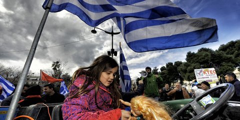 Κόρη αγρότη, με την κούκλα της στα μπλόκα -Φωτογραφία: Intimenews/ΨΩΜΑΣ ΒΑΣΙΛΗΣ 