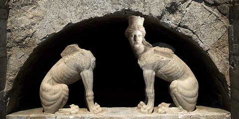 Εντυπωσιάζει η γραφιστική αναπαράσταση που δείχνει τη Σφίγγα της Αμφίπολης πριν από την αφαίρεση της κεφαλής [εικόνες]