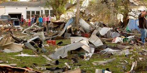 Φονικοί ανεμοστρόβιλοι σαρώνουν τις ΗΠΑ -Δεκάδες νεκροί, χιλιάδες άστεγοι