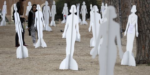 Φόρος τιμής στις γυναίκες που έπεσαν θύματα βίας