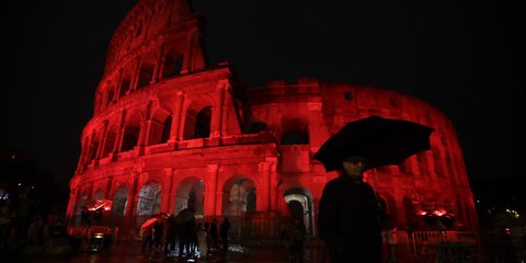 Το Κολοσσαίο στα κόκκινα