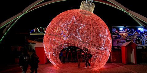 Ο εντυπωσιακός χριστουγεννιάτικος «αστερόκοσμος» στην Θεσσαλονίκη -Φωτογραφία: Intimenews/ΙΩΑΝΝΟΥ ΠΑΝΟΣ