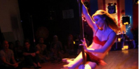 Η όμορφη μπαλαρίνα σύντροφος του 29χρονου μυστικού πράκτορα που «κάρφωσε» τις παρακολουθήσεις των ΗΠΑ: Εγώ περίμενα γάμο και αυτός με άφησε ναυαγό στη θάλασσα [εικόνες] 