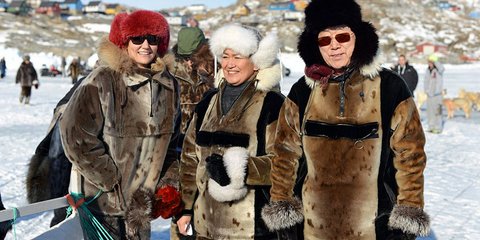 Η εικόνα της ημέρας: Ο Μπαν Κι Μουν με την Δανή πρωθυπουργό ντυμένοι... Εσκιμώοι