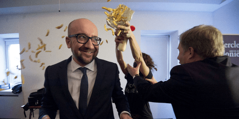 Πατάτες και μαγιονέζα εναντίον πρωθυπουργού