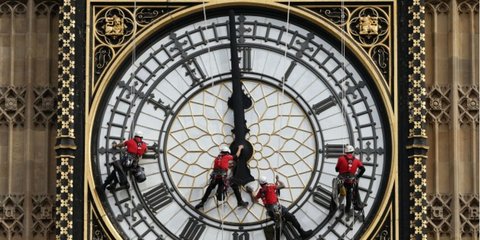 Καθαρίζοντας το Big Ben 