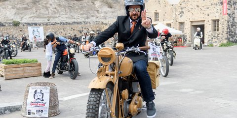 The Distinguised Gentleman's Ride στη Σαντορίνη -Φωτογραφία: ΓΙΩΡΓΟΣ ΒΕΝΤΟΥΡΗΣ / EUROKINISSI