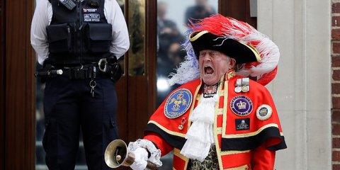 Ακούσατεεε, ακούσατεεεε, η Δούκισα του Κέμπριτζ Κέιτ Μίντλετον γέννησε αγόρι -Φωτογραφία: AP Photo/Kirsty Wigglesworth