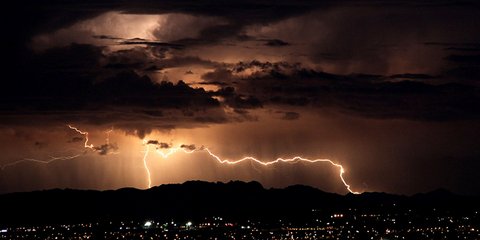 Θεαματική καταιγίδα πάνω από την Καλιφόρνια