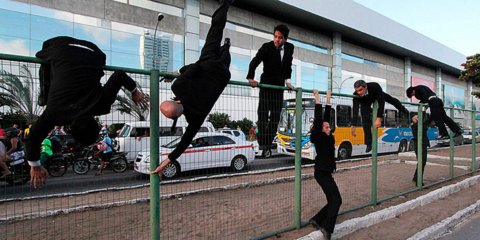 Τζέντλεμεν του δρόμου: Οι κοστουμαρισμένοι χορευτές της Βραζιλίας