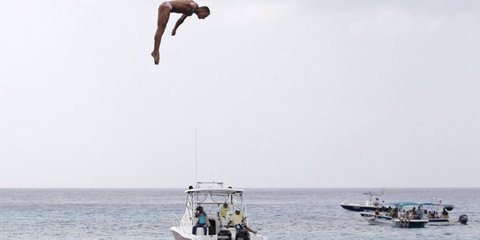 Ο Ουκρανός Sasha Kutsenko κάνει τη βουτιά του στο Παγκόσμιο Πρωτάθλημα Καταδύσεων στο Μεξικό