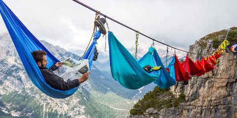 Κατασκήνωση στο... κενό!