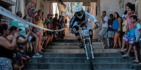 Μία «άγρια» βόλτα με το ποδήλατο