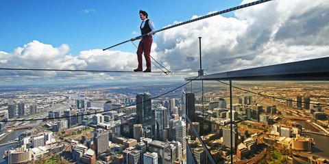 Περπατώντας σε τεντωμένο σχοινί 