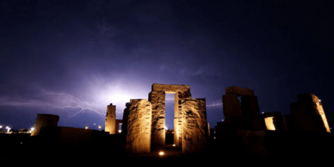 Κεραυνοί στο Stonehenge: Καταιγίδα πάνω από την ρέπλικα του διάσημου μνημείου