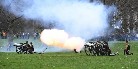 Κανονιοβολισμοί για την Ελισάβετ
