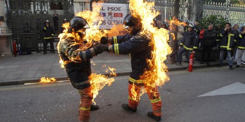 Αγανακτισμένοι πυροσβέστες