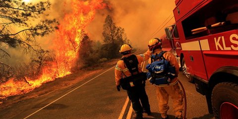 Πύρινη λαίλαπα κατακαίει την Καλιφόρνια: Σε επιφυλακή οι πυροσβεστικές δυνάμεις