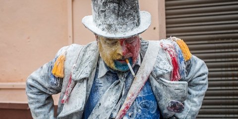 Ο ...εορταστικός αλευροπόλεμος των Ισπανών