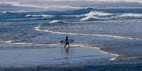 Στο Μπίαριτζ της Γαλλίας η θερμοκρασία ανέβηκε στους 20 βαθμούς Κελσίου -Φωτογραφία: AP Photo/Bob Edme