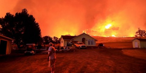 Στις φλόγες η Καλιφόρνια