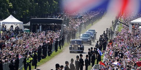 Πανζουρλισμός για τον γάμο της χρονιάς