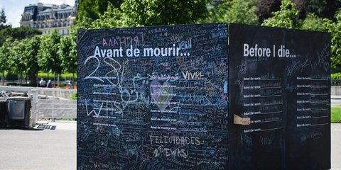 Before I die... Στη Γενεύη γράφουν τι θέλουν να κάνουν...