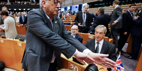 Απαγορευτικό Γιούνκερ σε Φάρατζ