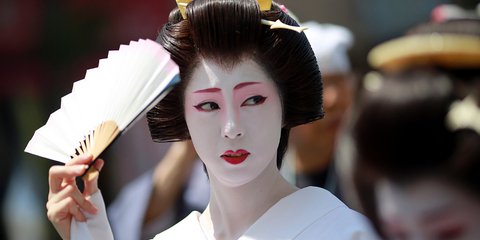 Παρέλαση από γκέισες στους δρόμους του Τόκιο... 