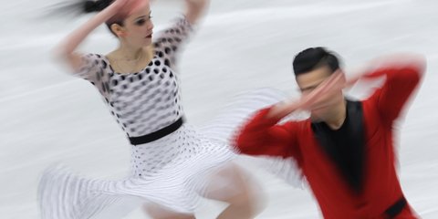 Μαγικές εικόνες στο Ευρωπαϊκό πρωτάθλημα καλλιτεχνικού πατινάζ στην Τσεχία -Φωτογραφία: AP Photo/Petr David Josek