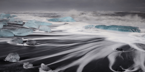 Εντυπωσιακό λιώσιμο πάγων σε παραλία της Ισλανδίας