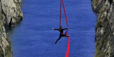 Εναέριος χορός στον Ισθμό